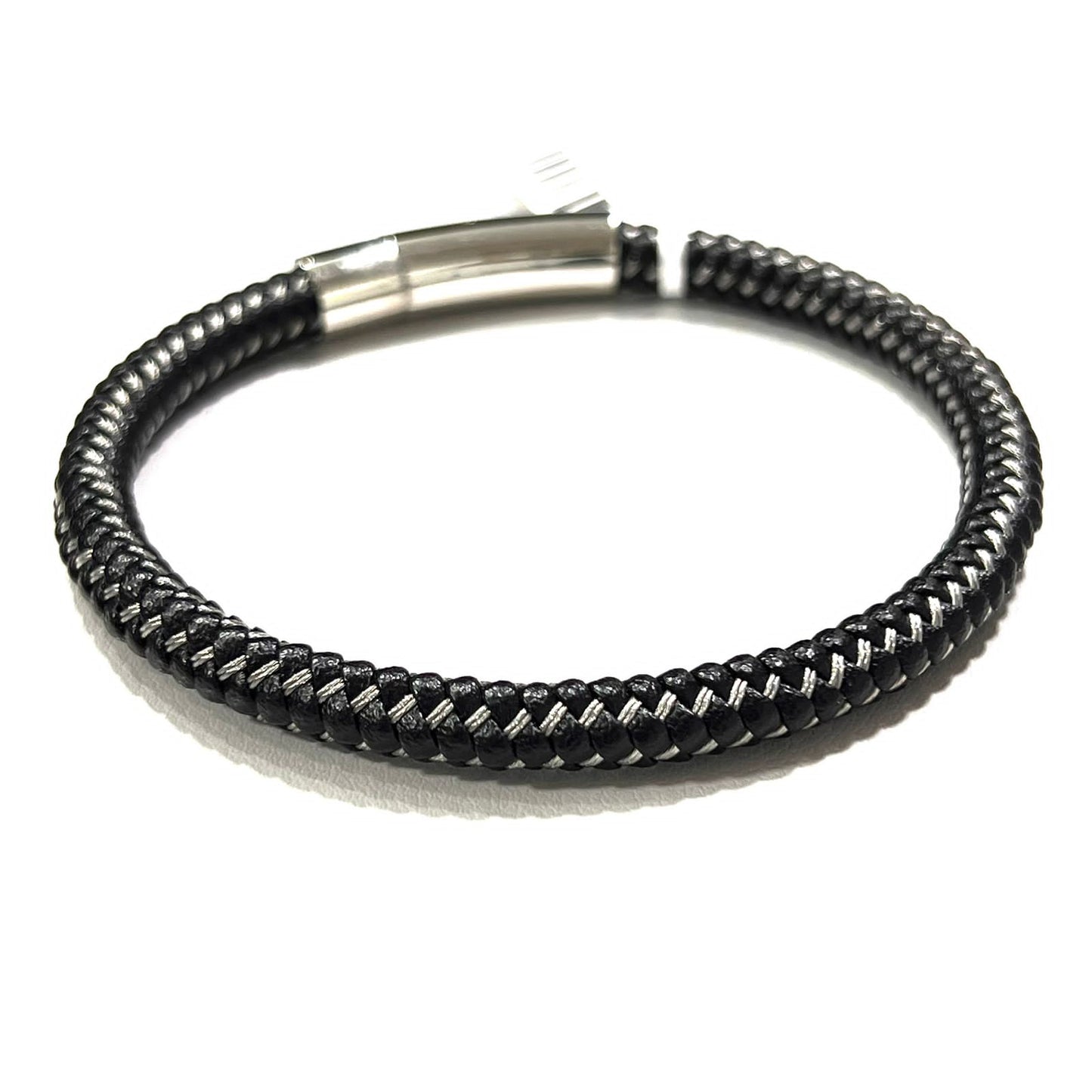 Pulsera sencilla de piel con acero