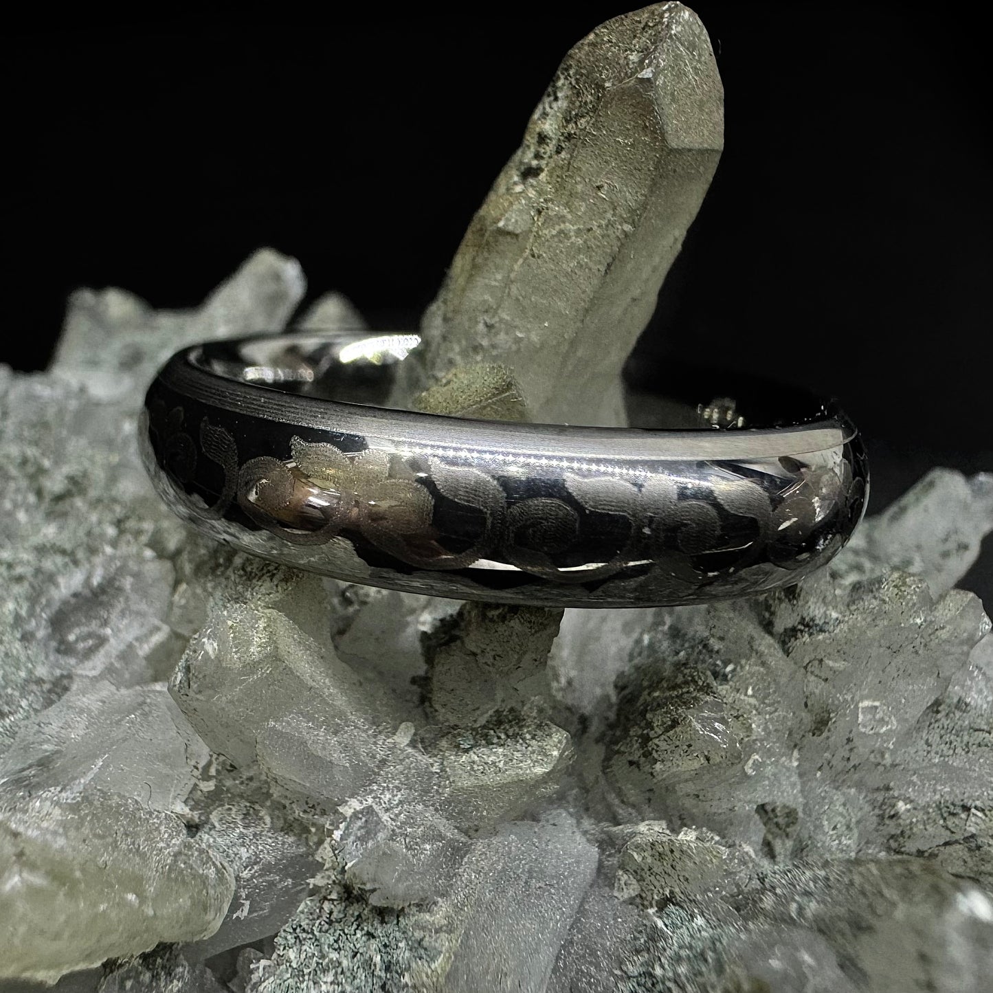 Anillo de Tungsteno con Figura Plantas